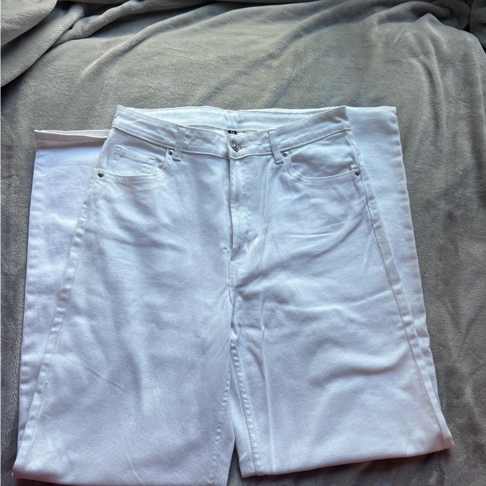 White H&M high waisted jeans/pants. Wide leg. US 10